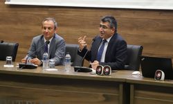 Rektör Aktekin Yeni Eğitim-Öğretim Yılının İlk Gününde Öğrencilerle Bir Araya Geldi