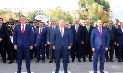 Nevşehir'de Atatürk Anıtı'na 100. yıl çelengi