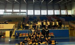 Altınyıldız Voleybol Takımı Şampiyonluk Yolunda