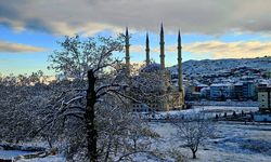 Nevşehir'de vatandaş güne karla uyandı!