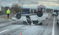 Nevşehir'de otomobil kaygan zeminde takla attı