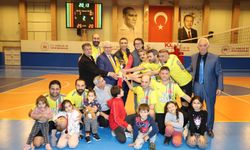 Nevşehir'de öğretmenler voleybol turnuvasında buluştu