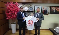 Özgün'e 'Nevşehir Belediyespor' forması