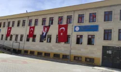 Nevşehir'de okullarda şehitler için saygı duruşu