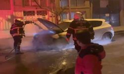 Nevşehir'de araç yangını itfaiye ekiplerince söndürüldü
