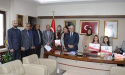 "Dilimizin Zenginlikleri Projesi" Yarışmada Dereceye Giren Öğrencilere Ödülleri Takdim Edildi