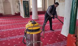 Ortahisar'daki camilerde Ramazan temizliği yapıldı