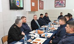 Nevşehir Valisi Fidan Er ve Erbaşlarla Birlikte İftar Yaptı