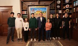 Başkan Savran, Deneme Sınavlarında Dereceye Giren Öğrencileri Ödüllendirdi