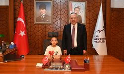 Nevşehir Valisi, 23 Nisan'da Valilik Koltuğunu Öğrenciye Devretti