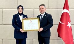 Ortahisar Belediye Başkanı Mustafa Ateş mazbatasını aldı