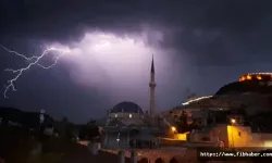 Nevşehir'de şimşekler gökyüzünü böyle aydınlattı