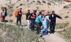 Kapadokya'da turist çıktığı peribacasından düştü