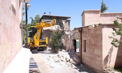 Kapadokya'da bir kaçak yapı daha yıkıldı