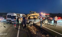 Nevşehir'de minibüs ile traktör çarpıştı: 10 yaralı