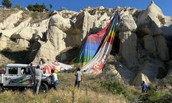 Kapadokya'da balon kayalıklara acil iniş yaptı (Video)