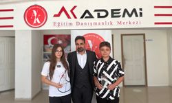 Nevşehir Akademi Eğitim Merkezi'nden İki Öğrenci LGS'de Türkiye Birincisi Oldu!