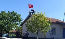 Nevşehirli şehidin aile evine Türk bayrağı asıldı