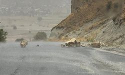 Nevşehir'de Göreme'yi sel vurdu! Kaya parçaları yola düştü