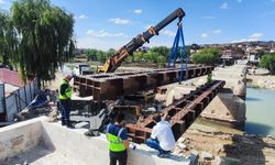 Avanos taş köprüde çelik konstrüksiyon montajı başladı