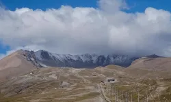 Erciyes Dağına mevsimin ilk karı yağdı