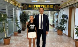 Altınyıldız İlköğretim Kurumu Öğrencisi Hayat Er'den Büyük Başarı Türkiye Tenis Şampiyonu!