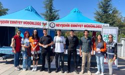 Nevşehir'de polis üniversite öğrencilerini bilgilendiriyor