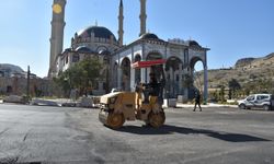 Nevşehir Külliye Cami etrafına sıcak asfalt yapıldı