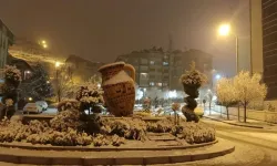 Nevşehir'e mevsimin ilk kar yağışı başladı