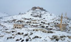 Nevşehir'in incisi "Kayaşehir" kar manzarasıyla büyülüyor