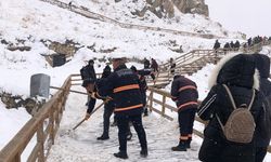 Göreme Belediyesi ahşap merdivenleri temizledi