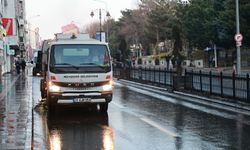 Nevşehir Belediyesi’nden Kaldırım ve Yollarda Temizlik Çalışması