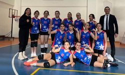 Altınyıldız İlköğretim Kurumu Yıldız Kızlar Voleybol Takımı Grup Birincisi