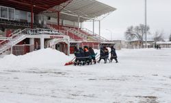 Nevşehir Belediyesi Ekipleri, Gazi Stadyumunu Temizledi