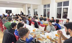 Nevşehir'de Üniversiteli gençler hafızlarla iftar yaptı