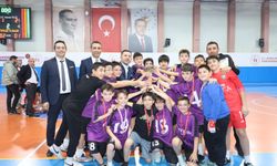 Altınyıldız İlköğretim Kurumu Futsal Takımlarından Çifte Şampiyonluk!