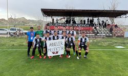 Özkonak'ta Anneler Günü'nde anlamlı pankart