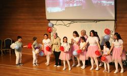 NEVÜ'lü Öğretmen Adayları ve Özel Gereksinimli Öğrenciler Aynı Sahneyi Paylaştı