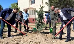 Acıgöl'de Bin 750 Fidan Öğrenciler İle Buluştu