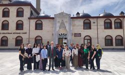 NEVÜ Sosyoloji Öğrencileri, Din Sosyolojisi Dersi Kapsamında İl Müftülüğü ve Külliye Camii’ni Ziyaret Etti