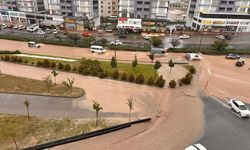 Gök Delindi! Nevşehir'de sağanak sele dönüştü