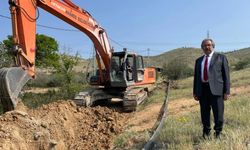 Avanos Köybağı çay yüzü mevkii'ne sulama boruları döşeniyor