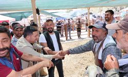 Başkan Rasim Arı kurban pazarlığında arayı buldu