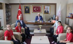 Minik Şampiyonlardan, İl Millî Eğitim Müdürü Yusuf Yazıcı’ya Ziyaret