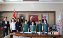 Gazi Ortaokulu Öğretmen ve Öğrencilerinden, İl Millî Eğitim Müdürü Yusuf Yazıcı’ya Ziyaret