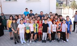 Başkan Arı’dan İlkokul 1. Sınıf Öğrencilerine Karne Hediyesi