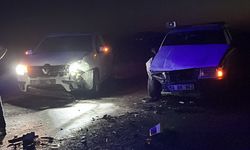 Nevşehir Kozluca köyü yakınlarında iki otomobil çarpıştı