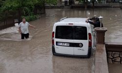 Gök Delindi! Nevşehir'de sağanak sele dönüştü