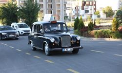 Ters Direksiyonlu London Taksi Nevşehir'de İlgi Gördü