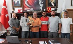 Kapadokya Atçılık Derneğinden Eren’e Plaketli Ziyaret